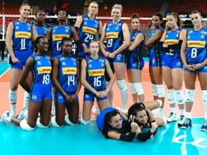 L'Italia perde il primo set del torneo, poi travolge la Francia e vola agli ottavi da prima del girone - La Gazzetta dello Sport