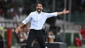 Il Milan comincia da Alpha. E ora chi toglie Cissè? "Gioca in A come al campetto" - La Gazzetta dello Sport