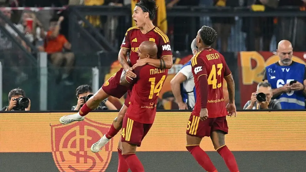 Genio Dybala, tripletta Malen: la Roma è uno spettacolo, poker alla Fiorentina - La Gazzetta dello Sport