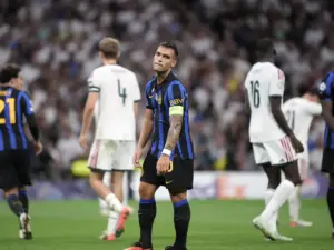Mourinho: "Gara pazza, poteva finire 5-0, 5-5, 6-5. Fantastica per tutti, tranne per me e Chivu..."