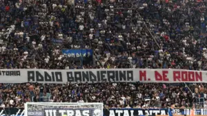Atalanta, tifosi contro Sarri: "dimettiti". "I laziali davano la colpa a Lotito ma il problema era Sarri" - ilNapolista